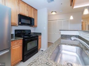 3176 Summit Square Drive 4D3, Oakton VA 22124
