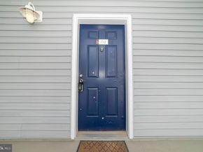3176 Summit Square Drive 4D3, Oakton VA 22124