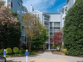 3176 Summit Square Drive 4D3, Oakton VA 22124