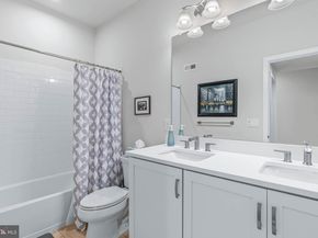 3001 Sedgeview Walk 147, Philadelphia PA 19125