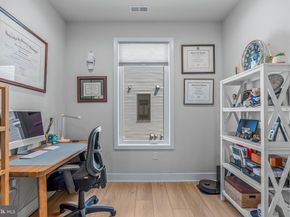 3001 Sedgeview Walk 147, Philadelphia PA 19125