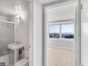 1810 Rittenhouse Square 1608, Philadelphia PA 19103