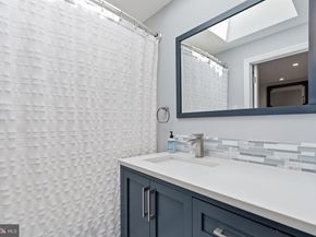 3618 Essex Lane, Philadelphia PA 19114