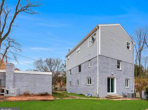 2400 S Arlington Ridge Road, Arlington VA 22202