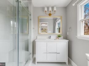 2400 S Arlington Ridge Road, Arlington VA 22202