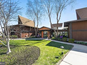 20724 Valley Forge Circle 724, King Of Prussia PA 19406
