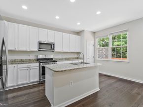 21491 Southern Magnolia Square, Sterling VA 20164