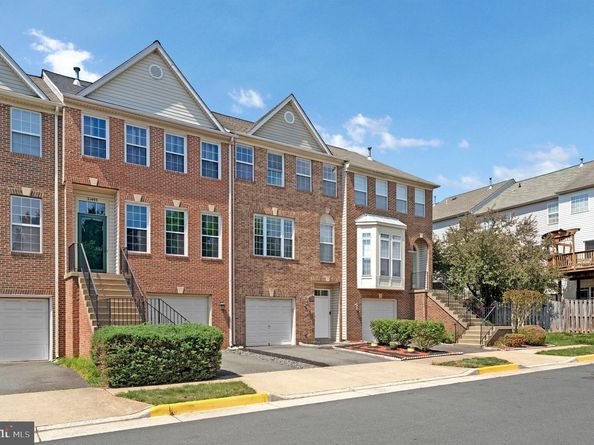 21491 Southern Magnolia Square, Sterling VA 20164