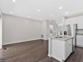 21491 Southern Magnolia Square, Sterling VA 20164