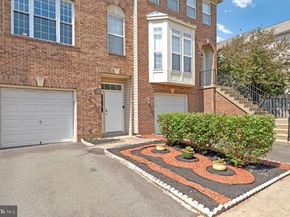21491 Southern Magnolia Square, Sterling VA 20164