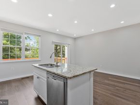 21491 Southern Magnolia Square, Sterling VA 20164