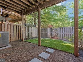 21491 Southern Magnolia Square, Sterling VA 20164