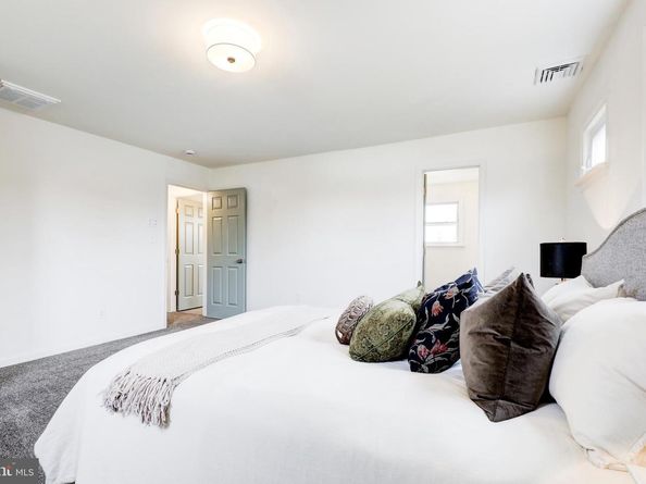 31 Nature Lane, Levittown PA 19054