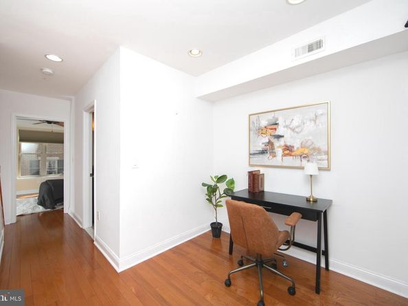 1030 N Leithgow Street, Philadelphia PA 19123