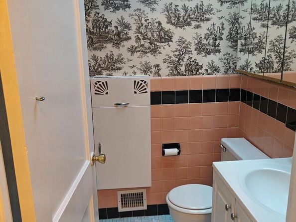 6448 Akron Street, Philadelphia PA 19149