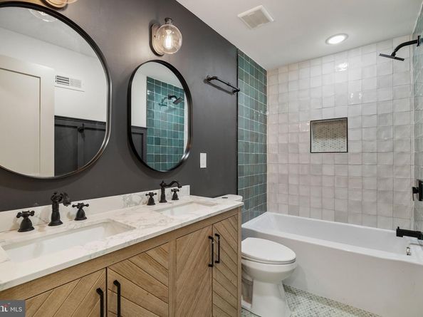 1613 N Lawrence Street, Philadelphia PA 19122