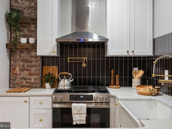 1613 N Lawrence Street, Philadelphia PA 19122