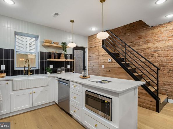 1613 N Lawrence Street, Philadelphia PA 19122