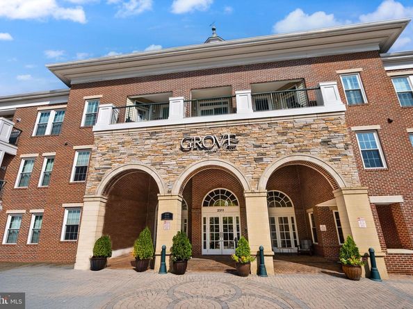 2465 Army Navy Drive 204, Arlington VA 22206