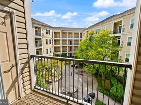 2465 Army Navy Drive 204, Arlington VA 22206