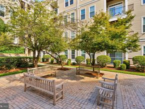 2465 Army Navy Drive 204, Arlington VA 22206