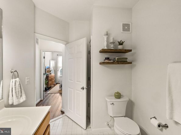 2465 Army Navy Drive 204, Arlington VA 22206