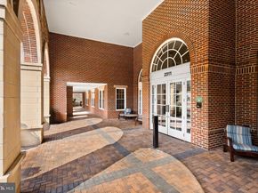 2465 Army Navy Drive 204, Arlington VA 22206