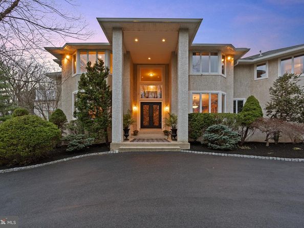 100 E Holland Road, Holland PA 18966