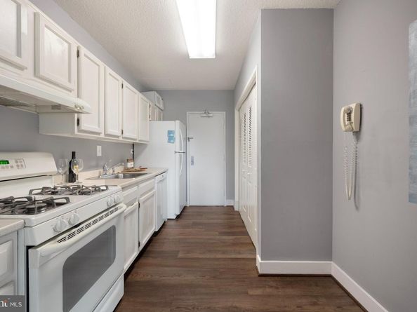 4141 N Henderson Road 107, Arlington VA 22203