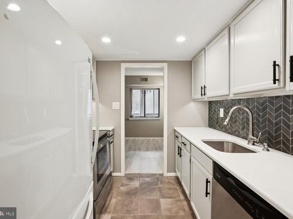 520 N Lemon Street E8, Media PA 19063