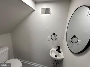 5943 Race Street, Philadelphia PA 19139