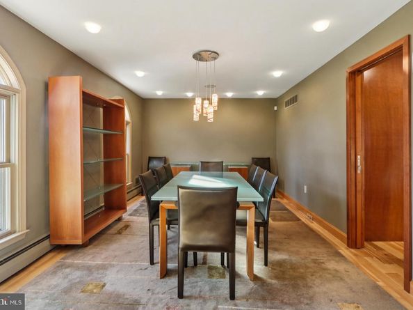 400 Highview Drive, Wayne PA 19087