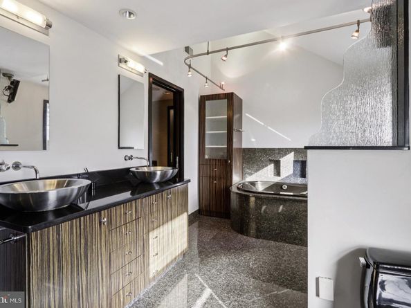 400 Highview Drive, Wayne PA 19087