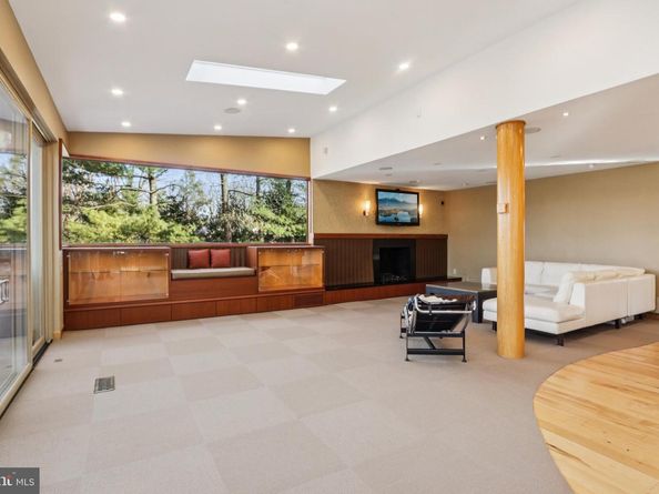 400 Highview Drive, Wayne PA 19087