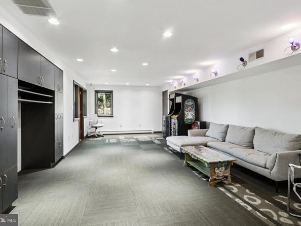 400 Highview Drive, Wayne PA 19087