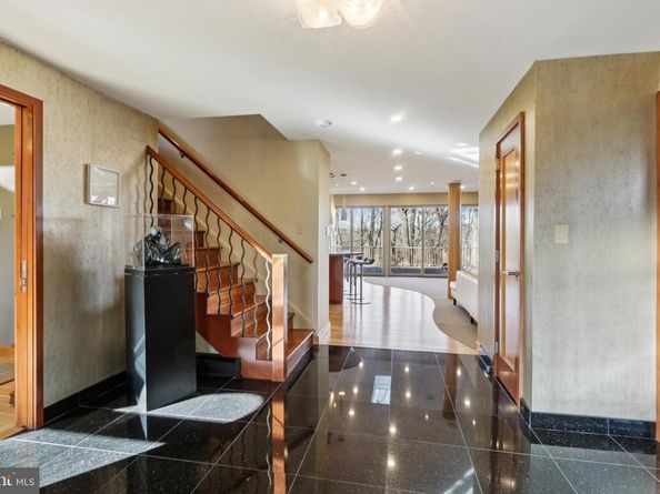 400 Highview Drive, Wayne PA 19087