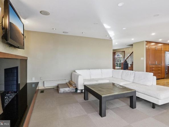 400 Highview Drive, Wayne PA 19087