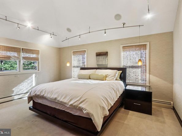 400 Highview Drive, Wayne PA 19087