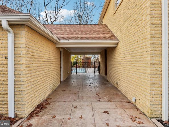 400 Highview Drive, Wayne PA 19087