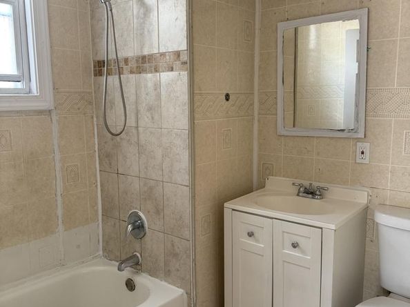 669 Long Lane, Upper Darby PA 19082