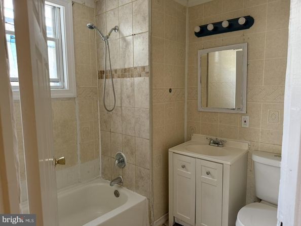 669 Long Lane, Upper Darby PA 19082