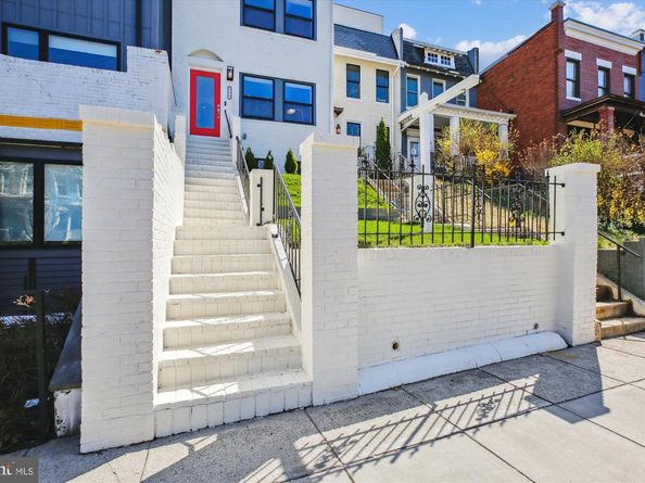 329 15TH Street NE, Washington DC 20002