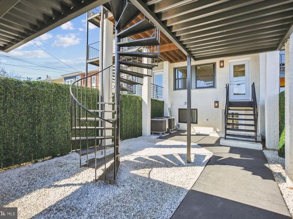 329 15TH Street NE, Washington DC 20002