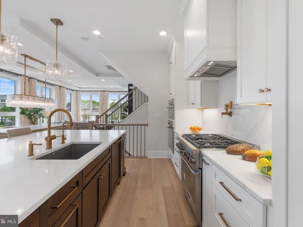 1622 Chain Bridge Road, Mclean VA 22101