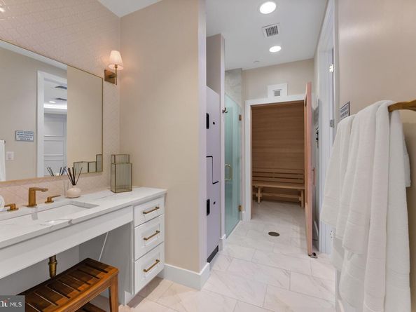 1622 Chain Bridge Road, Mclean VA 22101