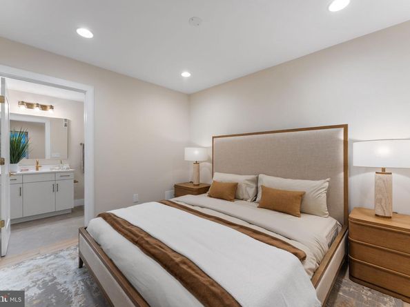 1622 Chain Bridge Road, Mclean VA 22101