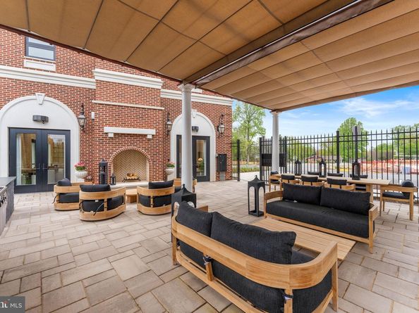 1622 Chain Bridge Road, Mclean VA 22101