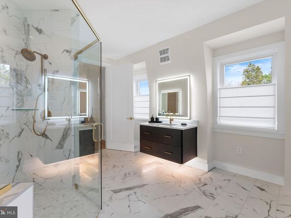 1622 Chain Bridge Road, Mclean VA 22101