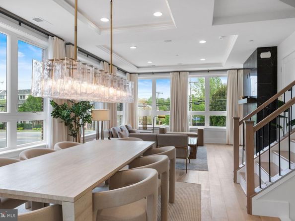 1622 Chain Bridge Road, Mclean VA 22101