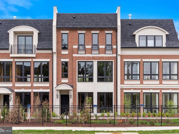 1622 Chain Bridge Road, Mclean VA 22101
